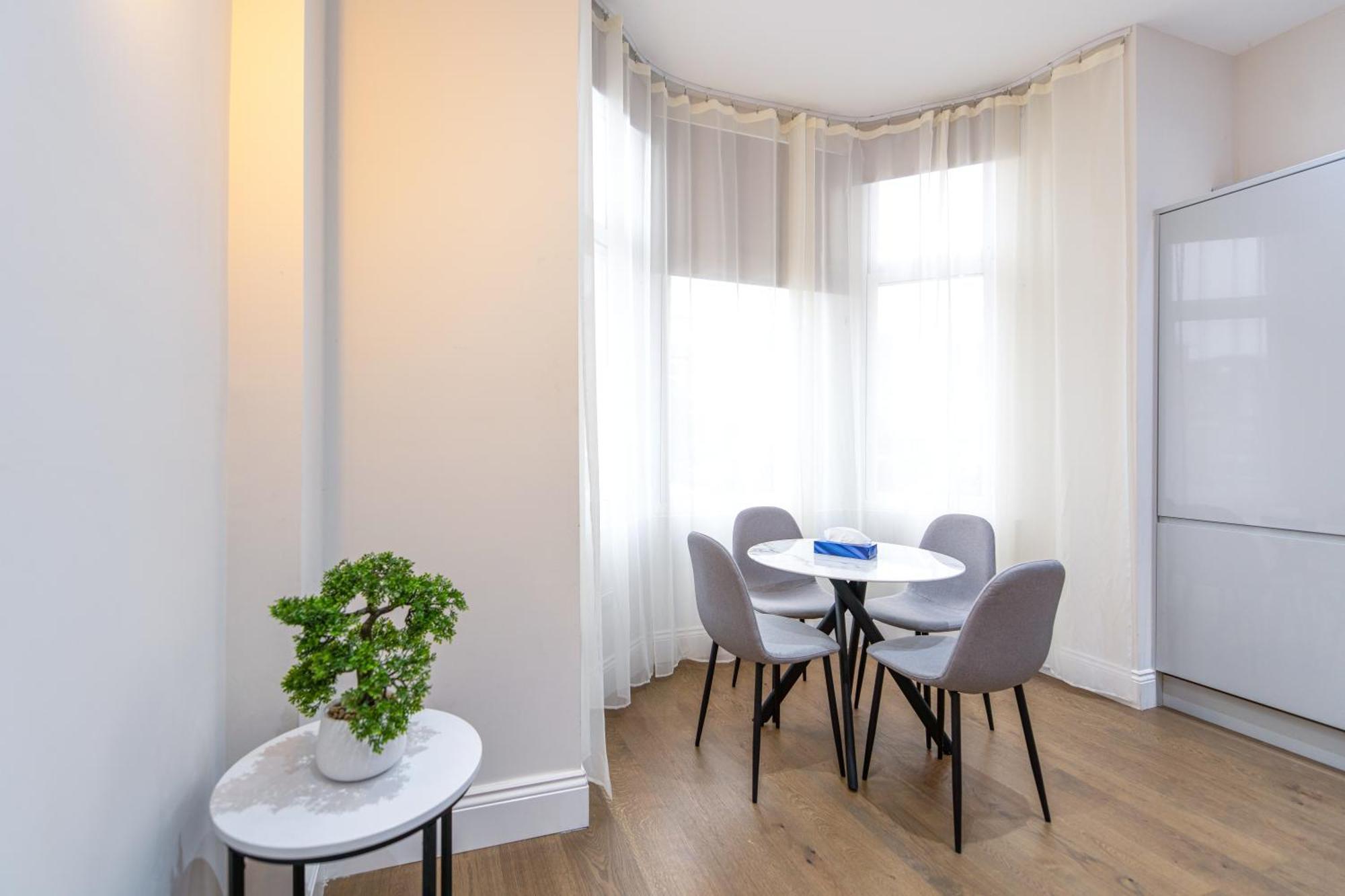 Ealing Residency Aparthotel London Eksteriør bilde