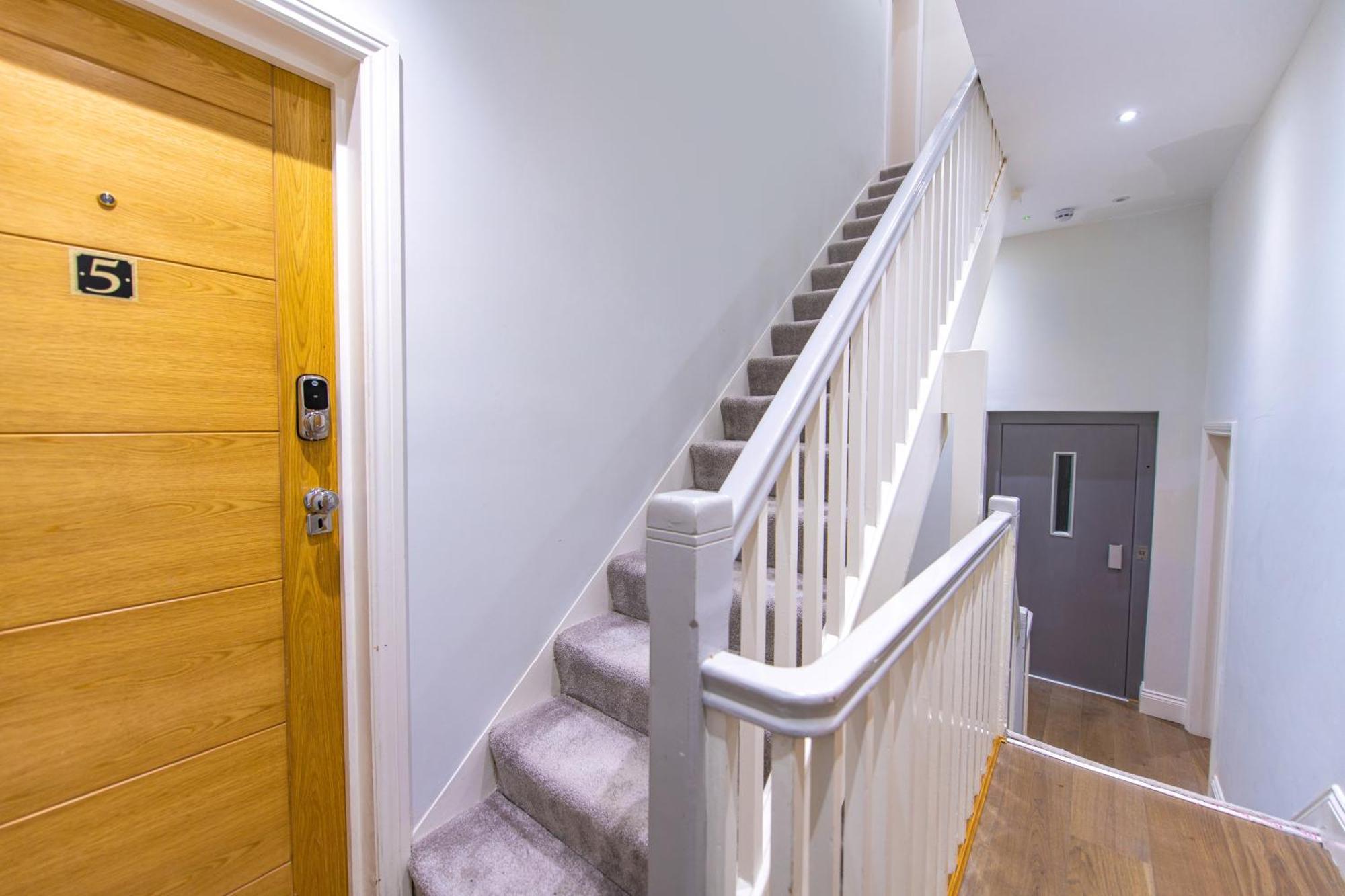 Ealing Residency Aparthotel London Eksteriør bilde